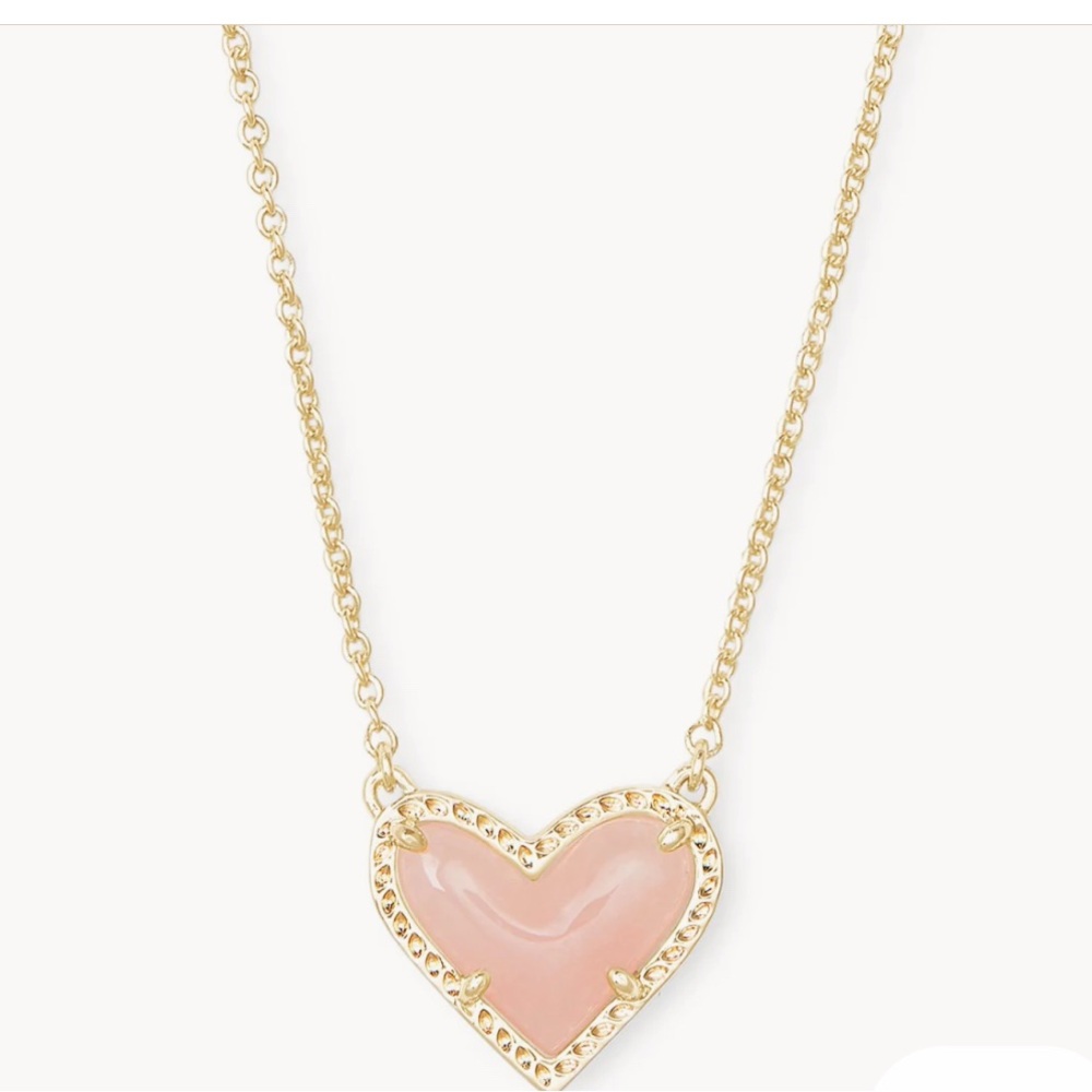 Kendra Scott Ari Heart Gold Pendant Necklace in Rose Quartz